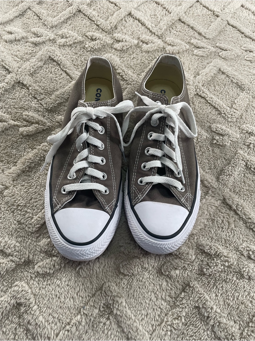 Converse' All Star Low Top Sneakers - Brown
Size M 7 or W 9 - Picture 4 of 10